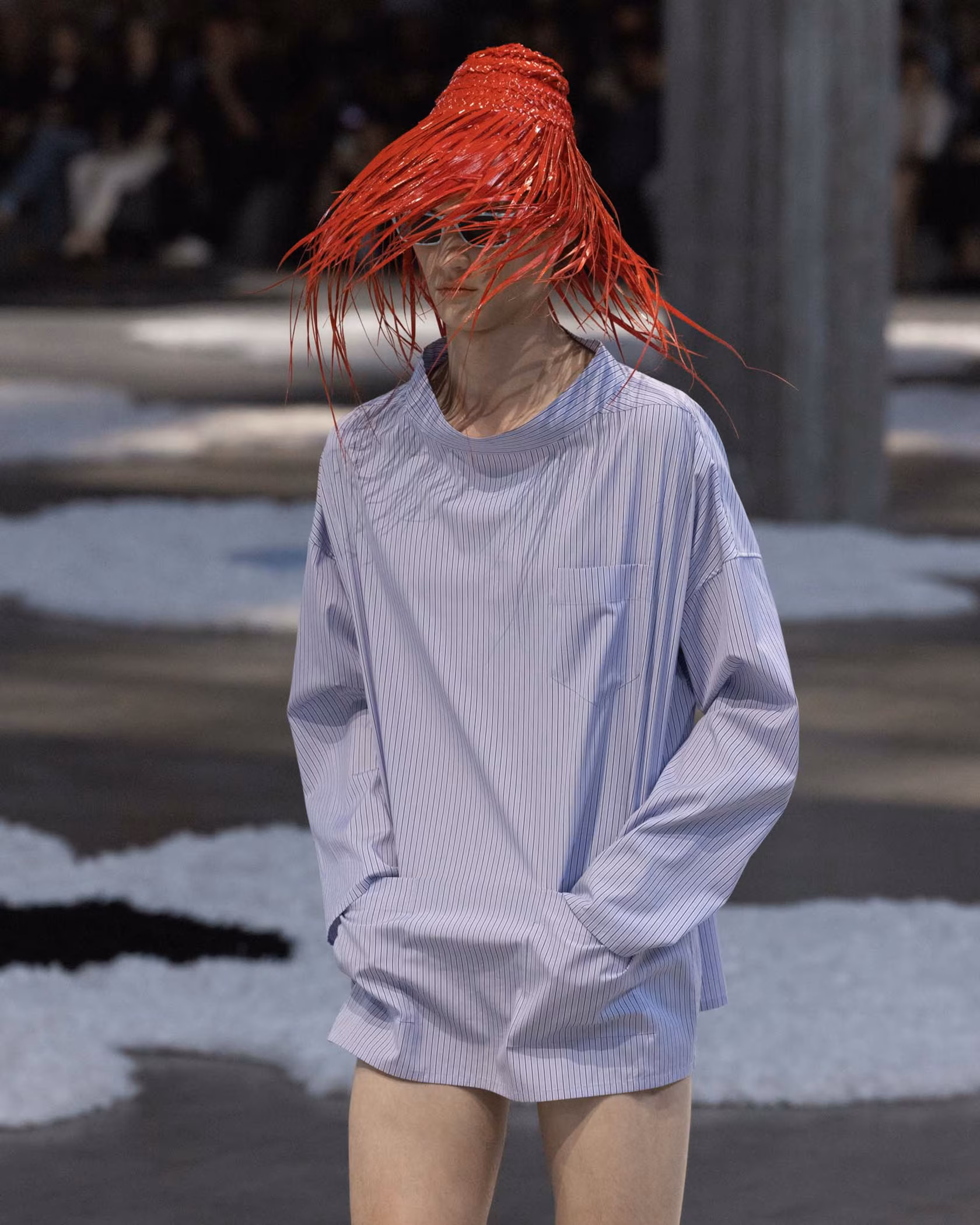 Prada 2026 春夏男裝系列：穿上輕盈叛逆的衣服，來一場海灘漫步