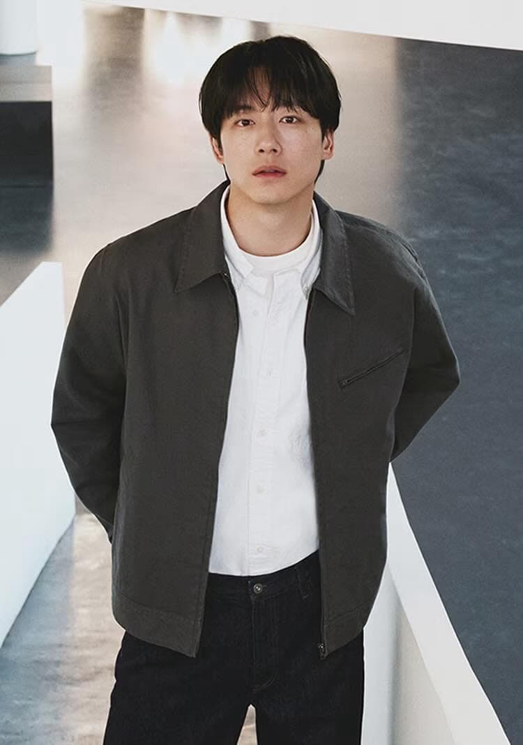 UNIQLO 2025 春夏系列:坂口健太郎演繹日系男友風,輕鬆穿出 Quiet Luxury