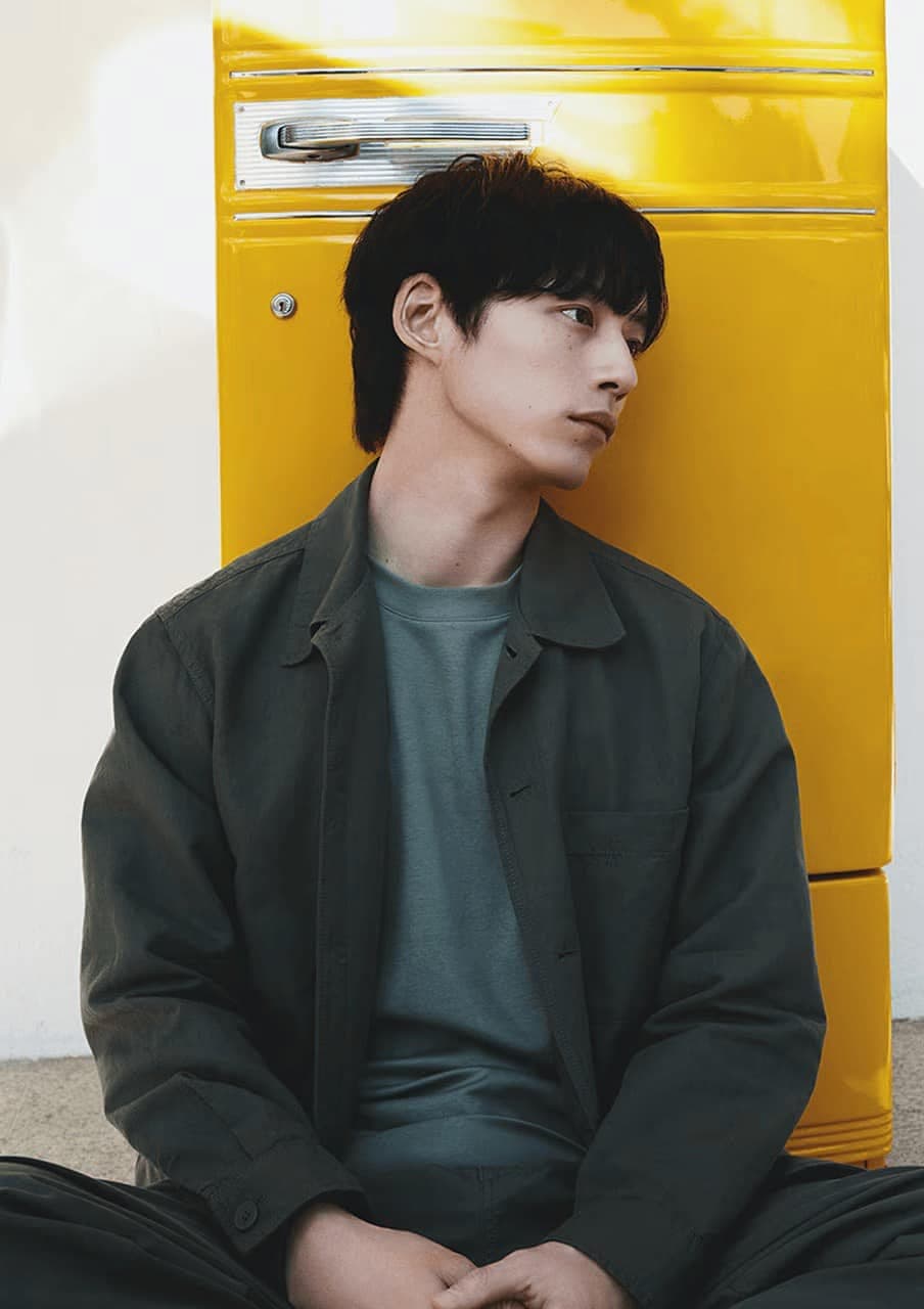 UNIQLO 2025 春夏系列:坂口健太郎演繹日系男友風,輕鬆穿出 Quiet Luxury