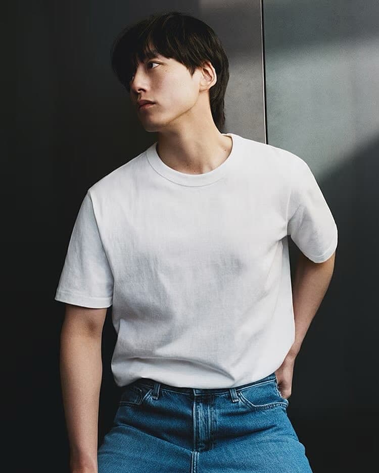 UNIQLO 2025 春夏系列:坂口健太郎演繹日系男友風,輕鬆穿出 Quiet Luxury