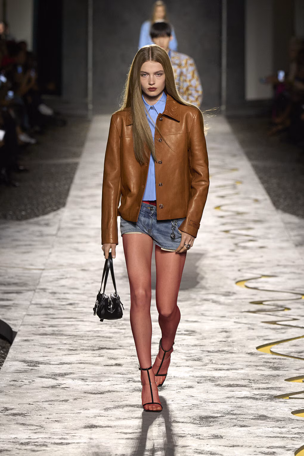 可麗露風穿搭:從法式甜點到時尚革命的「焦中帶甜」美學