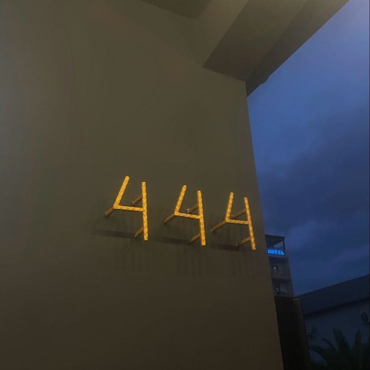 甚麼是天使數字?常常看到「1111」這組數字是巧合嗎?為你解構生活中來自宇宙的神秘訊息!