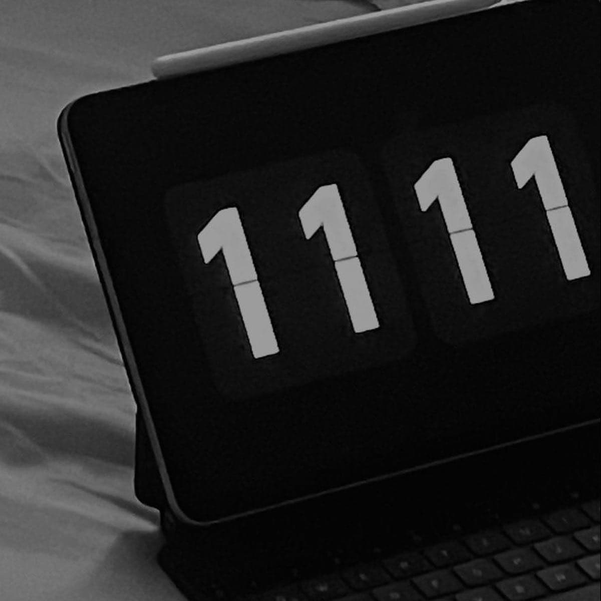 甚麼是天使數字?常常看到「1111」這組數字是巧合嗎?為你解構生活中來自宇宙的神秘訊息!