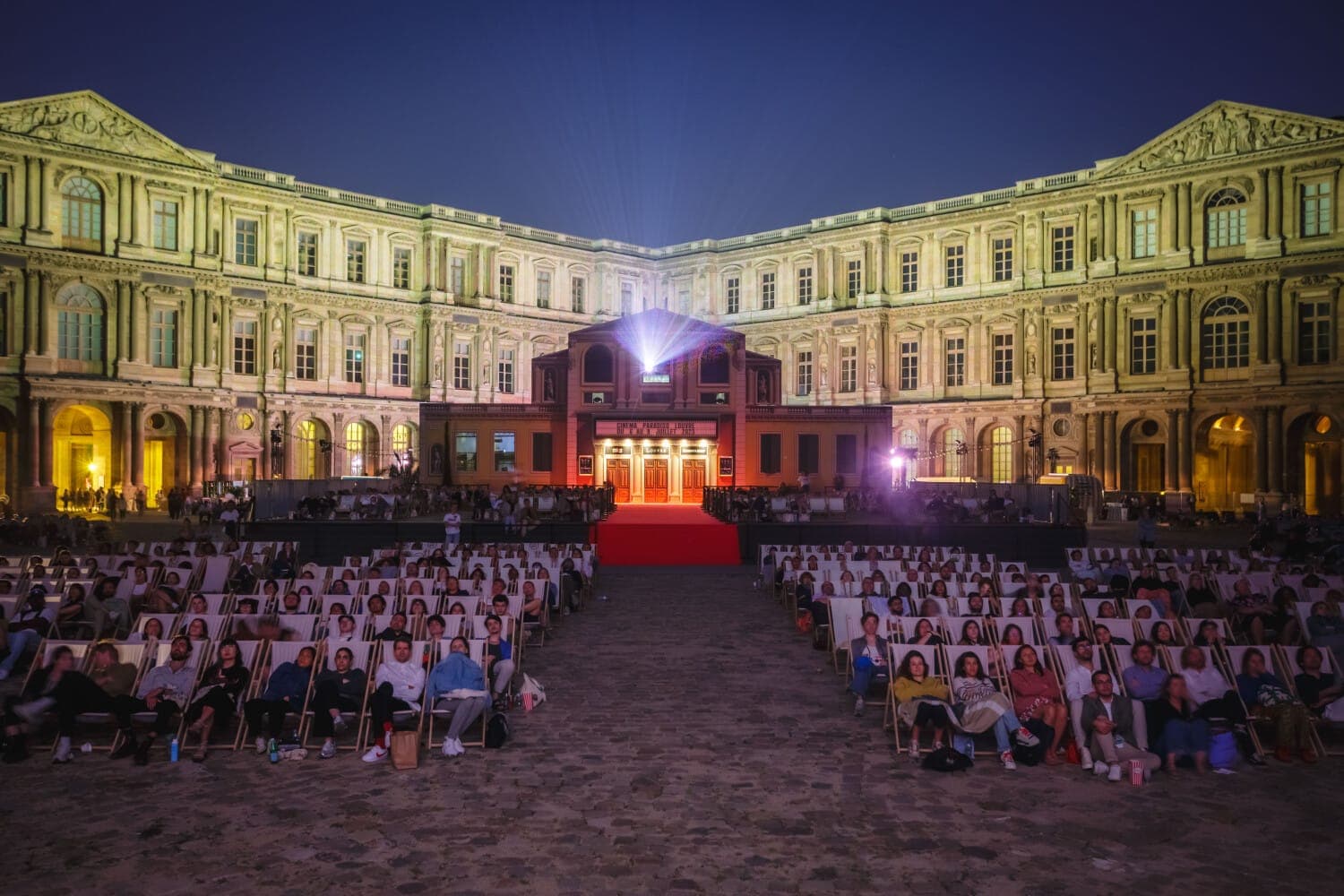 「羅浮宮天堂電影院」將於7月2日至5日重返巴黎!一同在浪漫的巴黎夜空下觀賞《花樣年華》