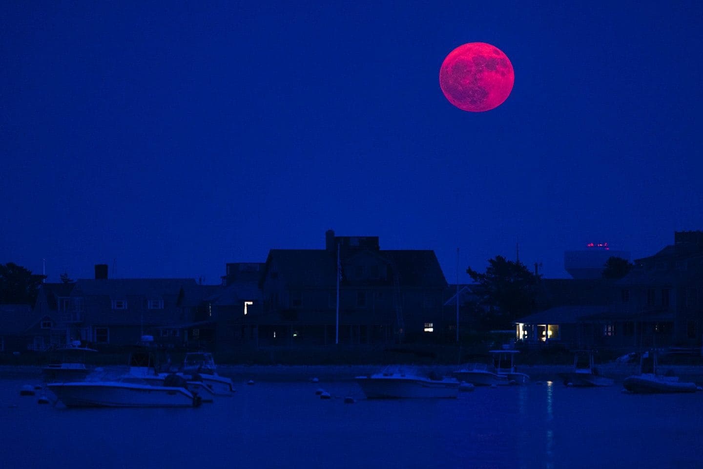 草莓滿月即將登場!應如何在仲夏的這天許下甜蜜願望?