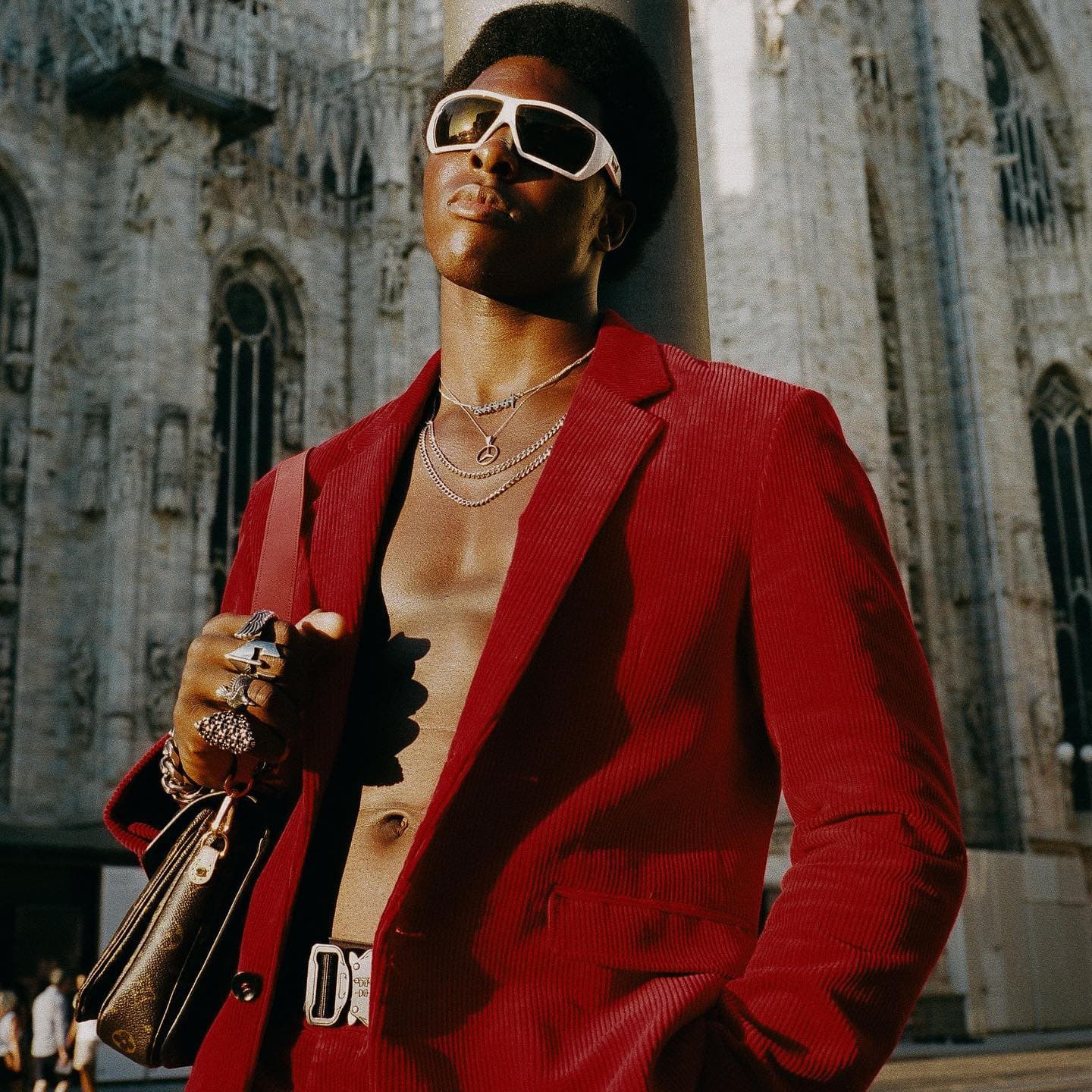 2026年度代表色出爐:PANTONE雲上舞白,一抹溫柔的寧靜宣言