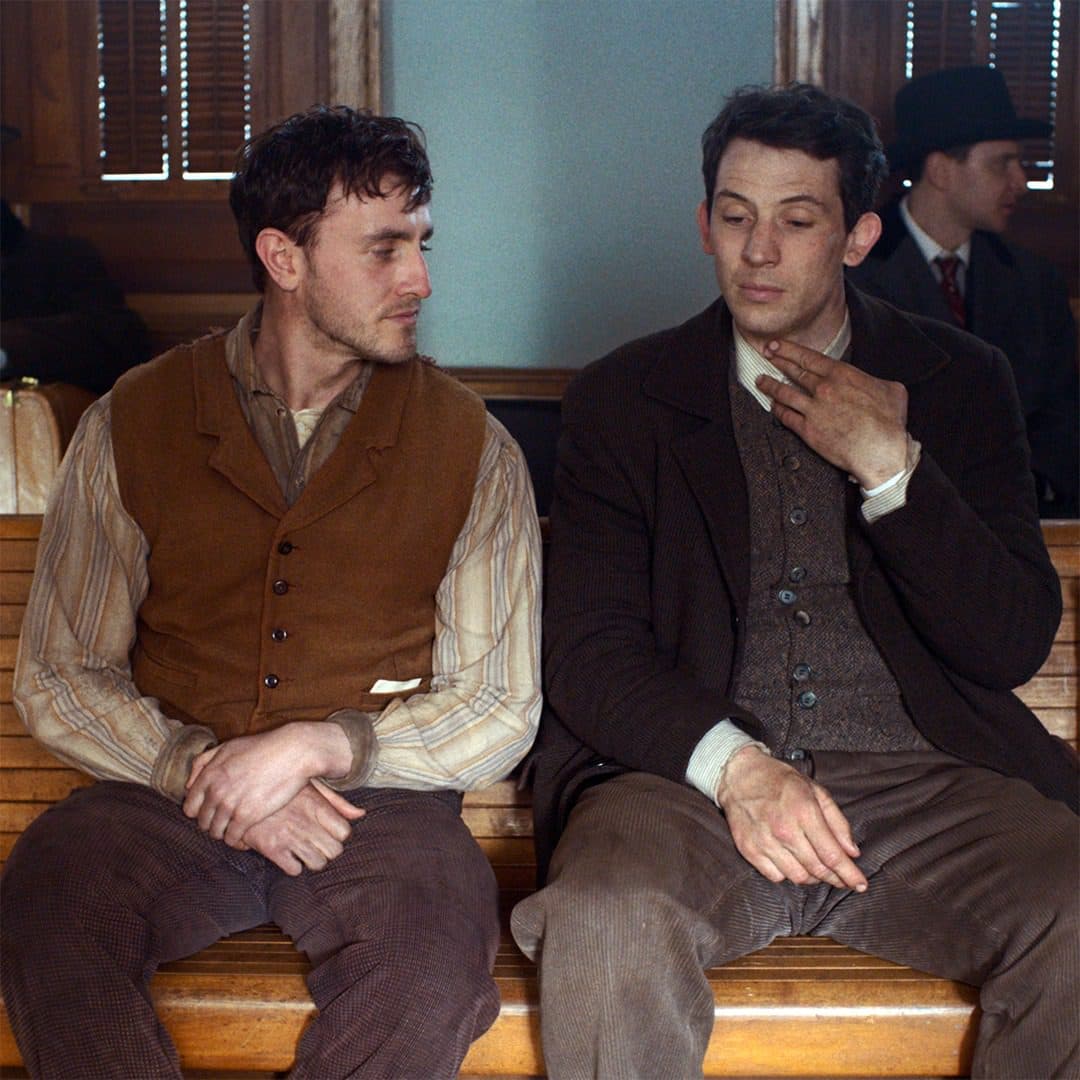 是性感神父,也是愛刺繡陶藝的男孩:10件事認識英倫男神Josh O’Connor