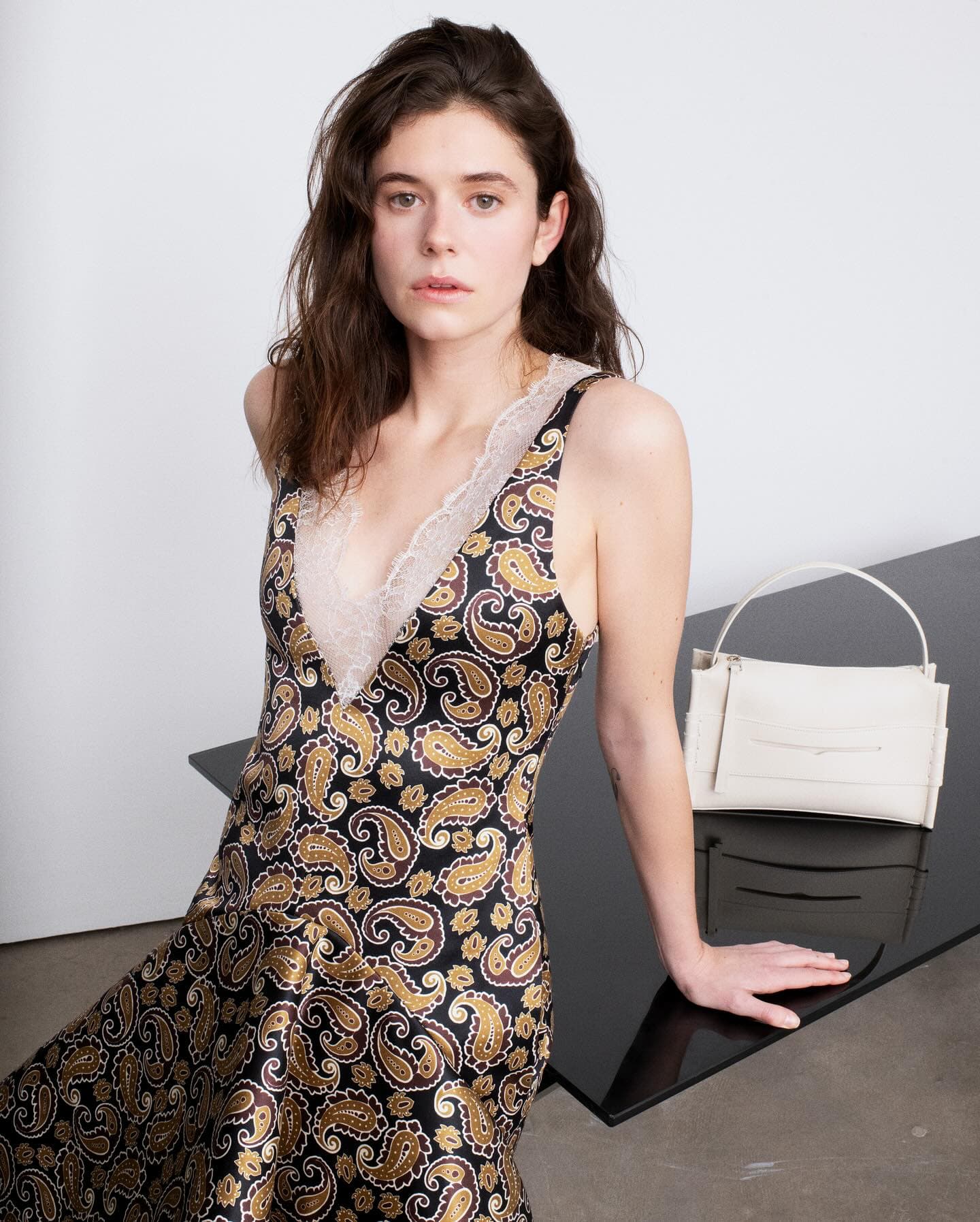 是性感神父,也是愛刺繡陶藝的男孩:10件事認識英倫男神Josh O’Connor