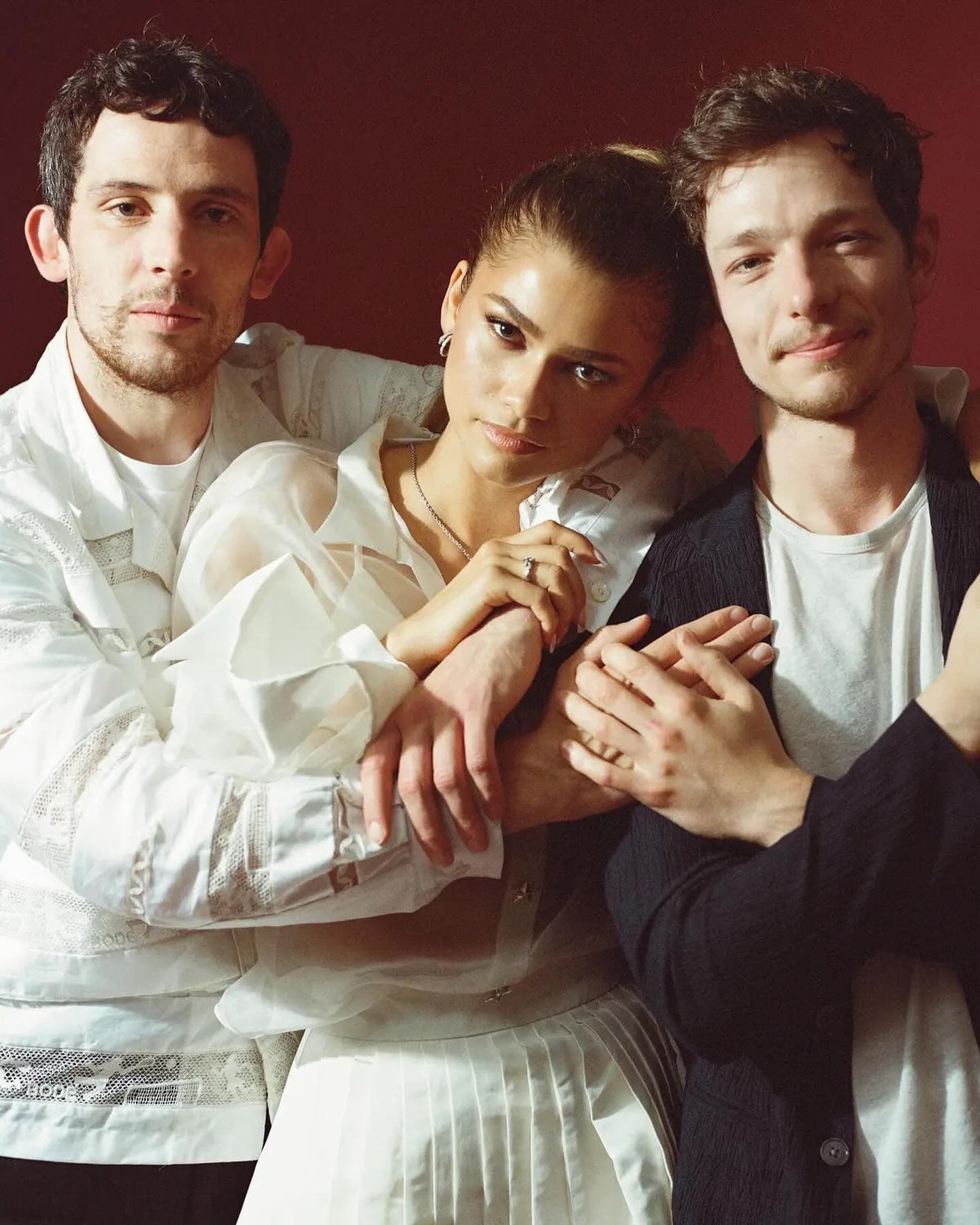 是性感神父,也是愛刺繡陶藝的男孩:10件事認識英倫男神Josh O’Connor