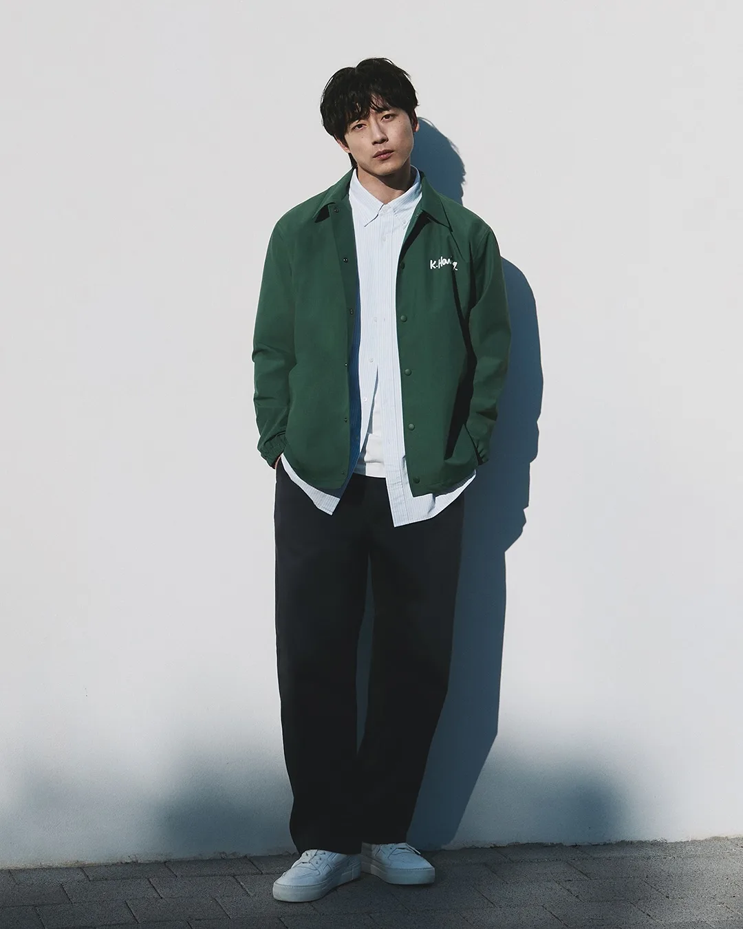 UNIQLO 2025 春夏系列：坂口健太郎演繹日系男友風，輕鬆穿出 Quiet Luxury