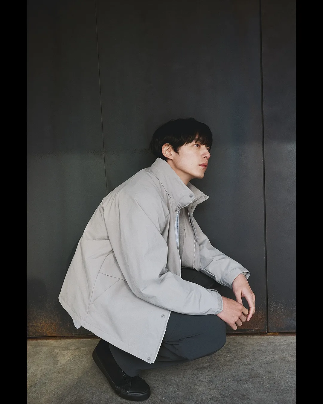 UNIQLO 2025 春夏系列：坂口健太郎演繹日系男友風，輕鬆穿出 Quiet Luxury