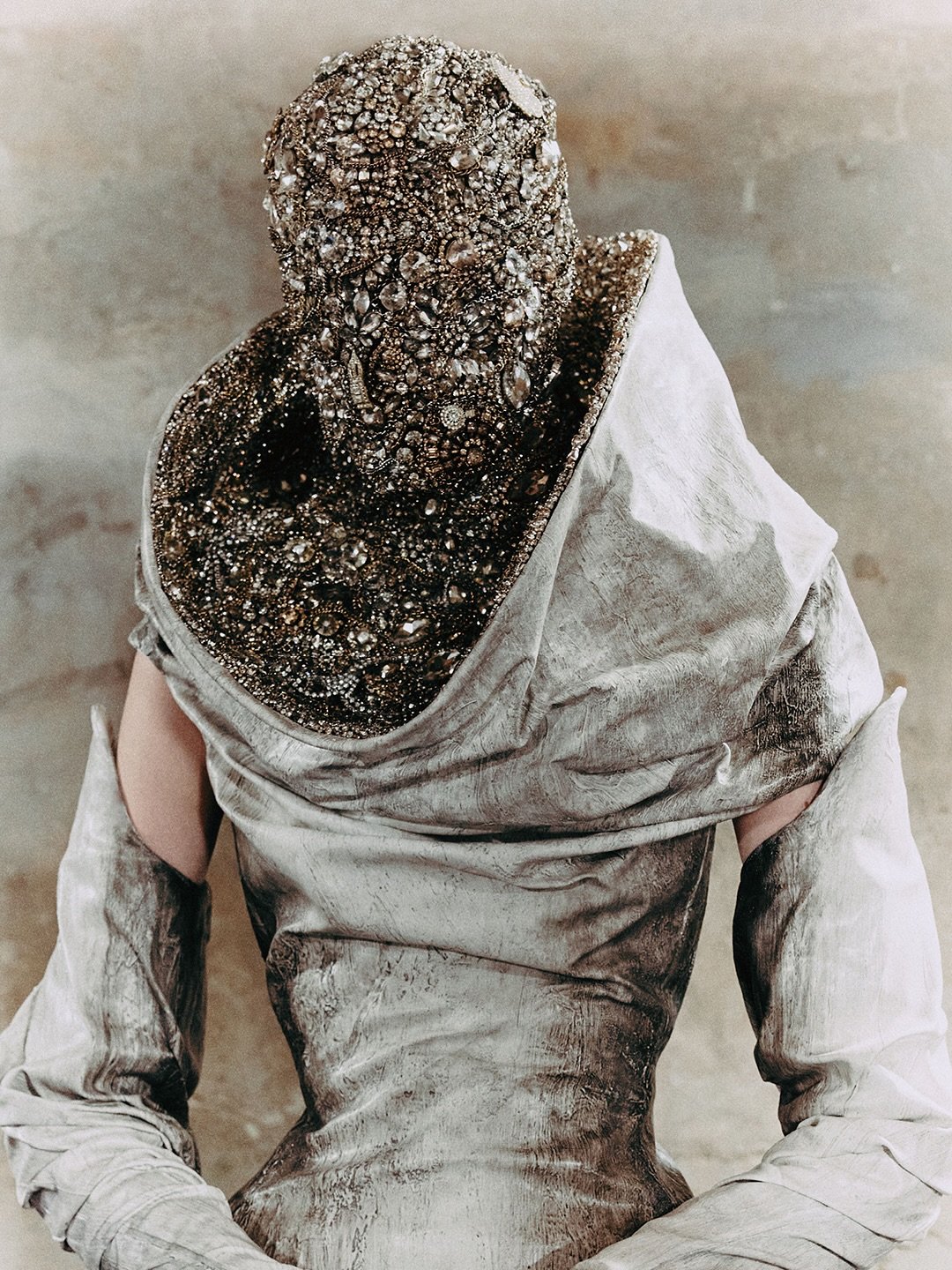 Maison Margiela Artisanal 2025 秋冬高級訂製秀：Glenn Martens為Maison Margiela開啟大膽新章